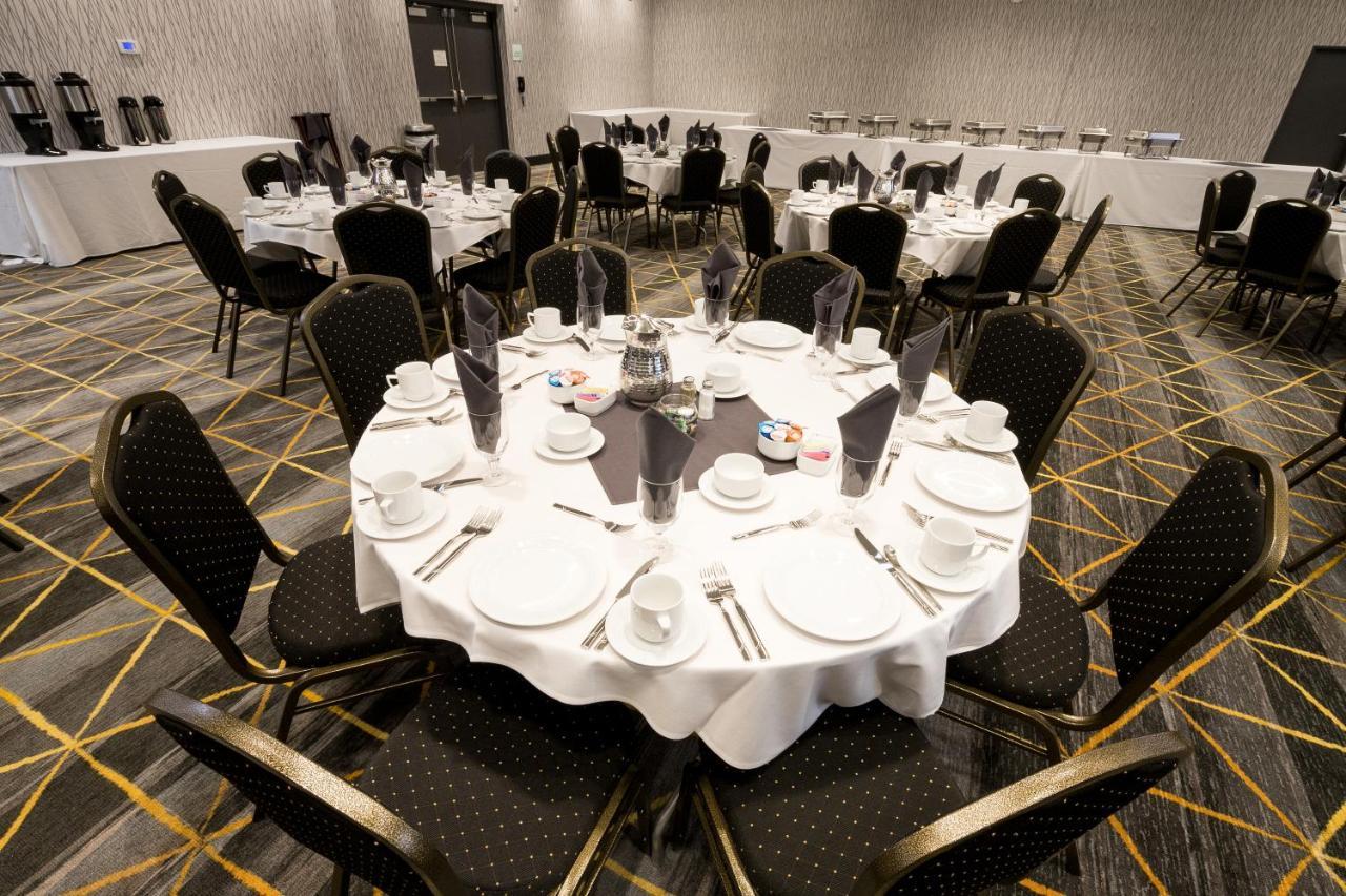 Holiday Inn & Suites Detroit - Troy By Ihg Dış mekan fotoğraf